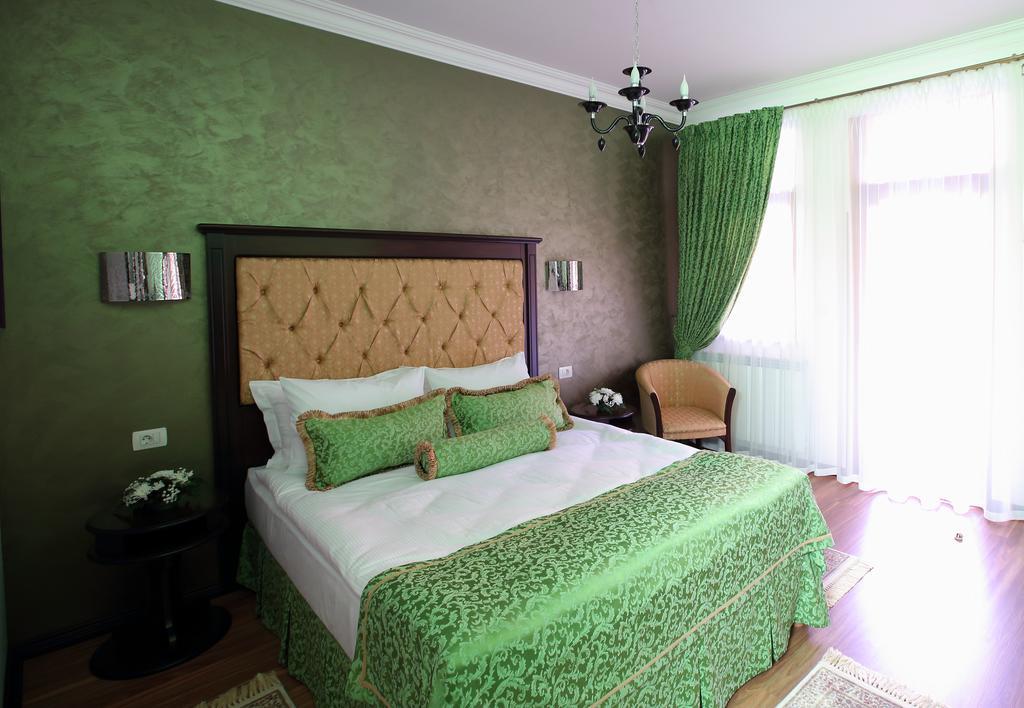 Hotel Galany Rădăuţi Exterior foto