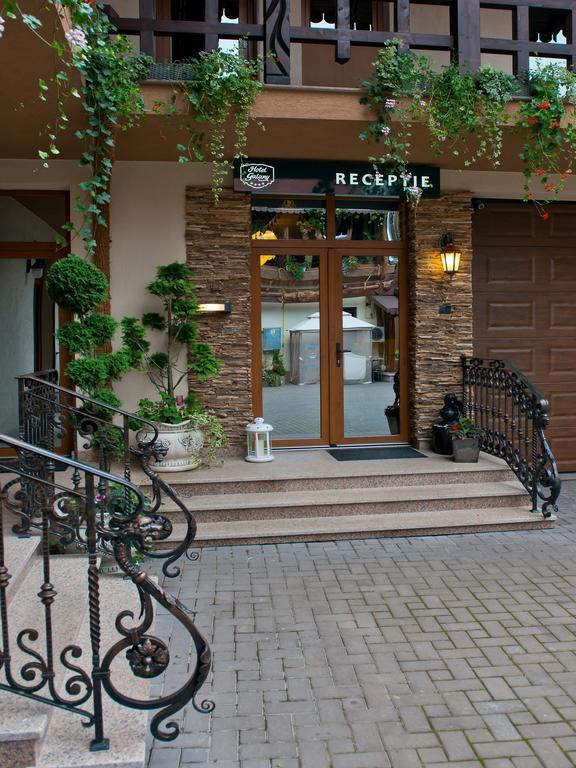 Hotel Galany Rădăuţi Exterior foto
